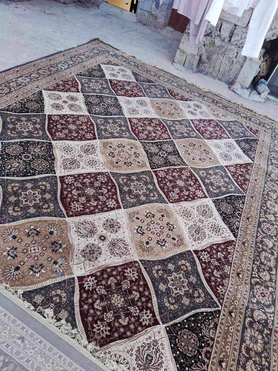 غراض بيت للبيع 
ميز بلازما مستخدم قليل 
تاج جربايه 
وفرشه 
السعر خاص مناسب 
او ***********
