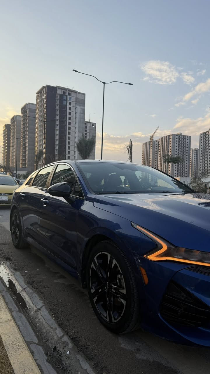 K5 2022 للبيع
Gt Line 1.6 توربو 🚀
اللون : ازرق 🔵
الرقم : اربيل انكليزي 
الموديل : 2022 سنوية نافذة لسنة 2028
عداد المسافة : 99 الف ( كيلو متر )
حادث السيارة موضح بالصور (بدون شواصي ) 
المواصفات :
 🔴 رادار امامي و خلفي 
🔴 تحكم ستيرن
🔴 بصمة و تشغيل عن بعد 
🔴 اوتو هولد
🔴 مقاعد جلد
🔴 4 وضعيات قيادة 
🔴 قيادة ذاتية 
🔴 كشاف LED 
🔴 تدفئة بالكشنات
🔴 لايت عدسات 
🔴 شحن وايرليس 
🔴 كاربلاي
🔴 رادارات مانع تصادم 
🔴 بك لايت LED 
🔴 تحديد مسار 

تخم تاير جديد + بطارية جديدة ايضاً

السيارة بحالة ممتازة جداً 

مكان السيارة : بغداد / حي الجهاد

للاستفسار اكثر خاص او الاتصال : ***********
