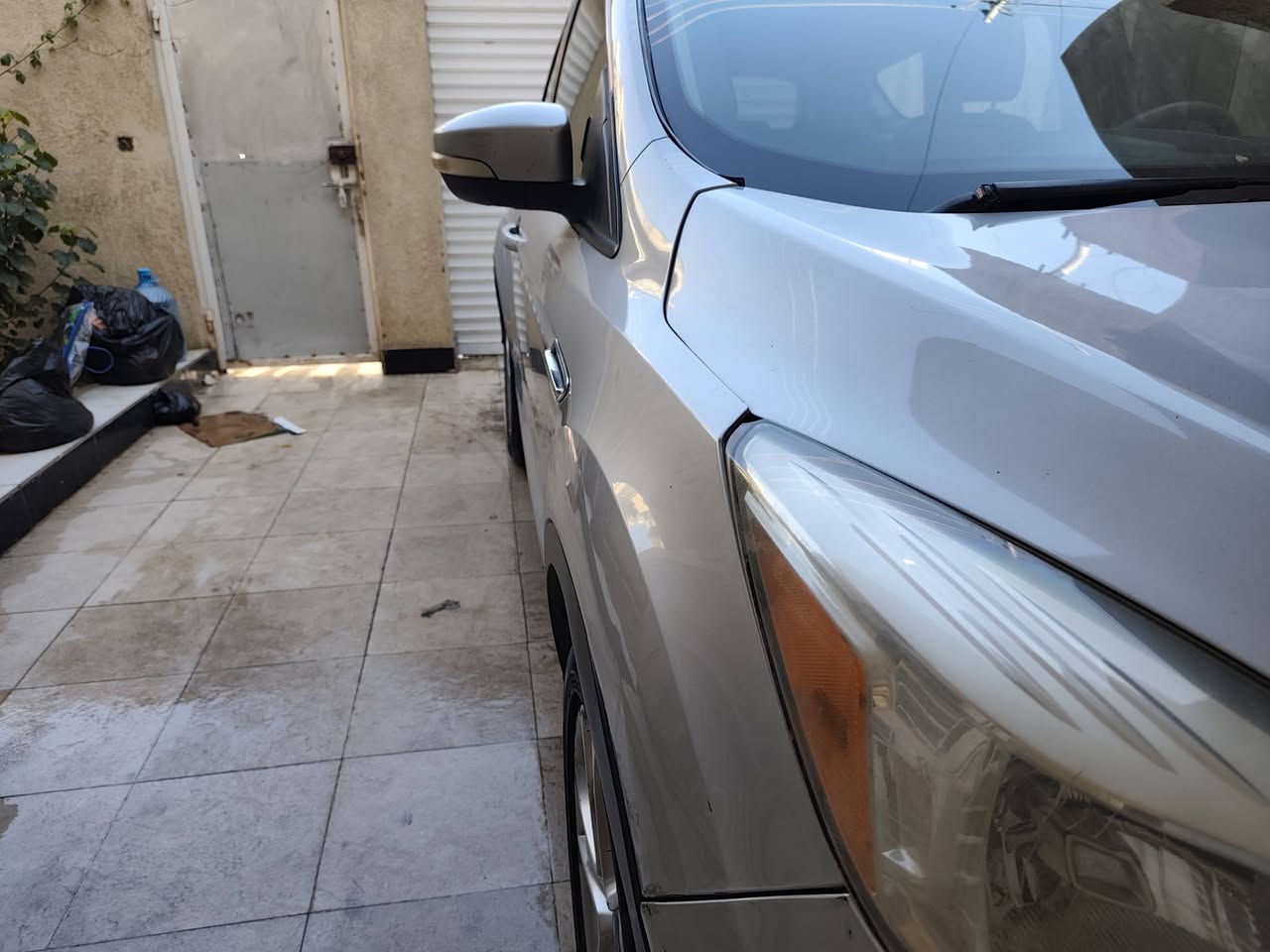 فورد سكيب اربيل موديل 2013 وارد خليجي مكفول من الضربة والتبديل والصبغ فقط بارد قليل في الجاملغ الامامي الايمن
مكينة 1600 تيربو
حساسات خلفية وجانبية 
رادار 
دخول ذكي 
بصمة تشغيل 
تشغيل عن بعد 
تدفئة بالكشنات 
تبريد قطعتين
تحكم ستيرن اربع جهات 
مثبت سرعة 
الصندوق الخلفي كهرباء 
واكو مميزات هوايه بالسيارة 
السعر 125$$
للمعلومات الاتصال
 ***********
