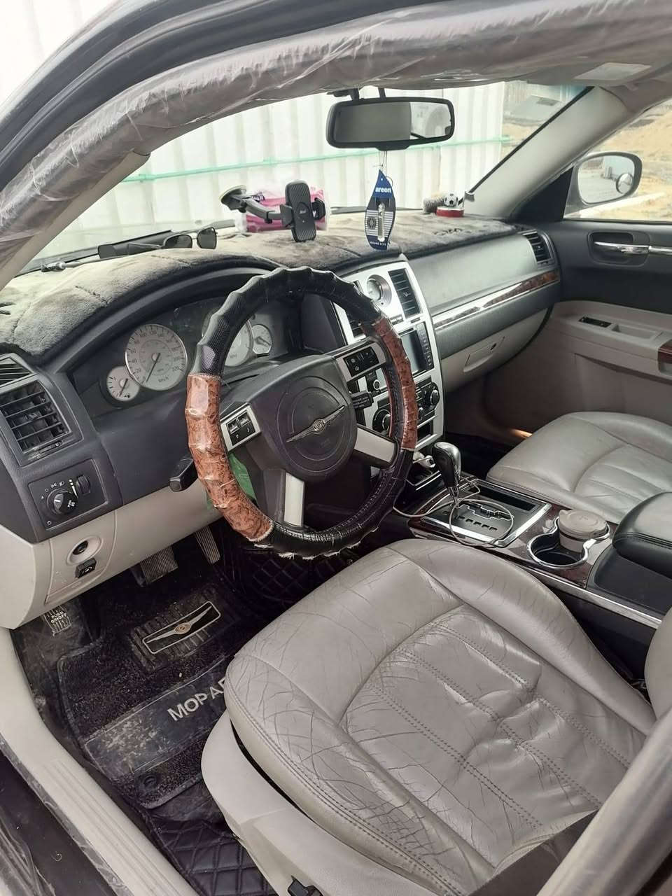 سلام عليكم اوباما ٢٠٠٨ فول مواصفات فتحه تحكم ستيرن مثبت سرعة داخل لونين كشنات خلفي امامي هيتر سياره بيها منظومه غاز حكومي ارقام وسنويه وهزه كولو جديد ببها نص جاملغ امامي صبغ فقط باقي مكفوله كير محرك واكسن طخم كولو بشرط تبريد.شغال السعر 128 وبيها مجال ***********
