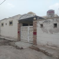 للبيع بيت ركن مميز  📍 الموقع: السنية – الشارع التجاري – حي الزهراء 📐 ا...