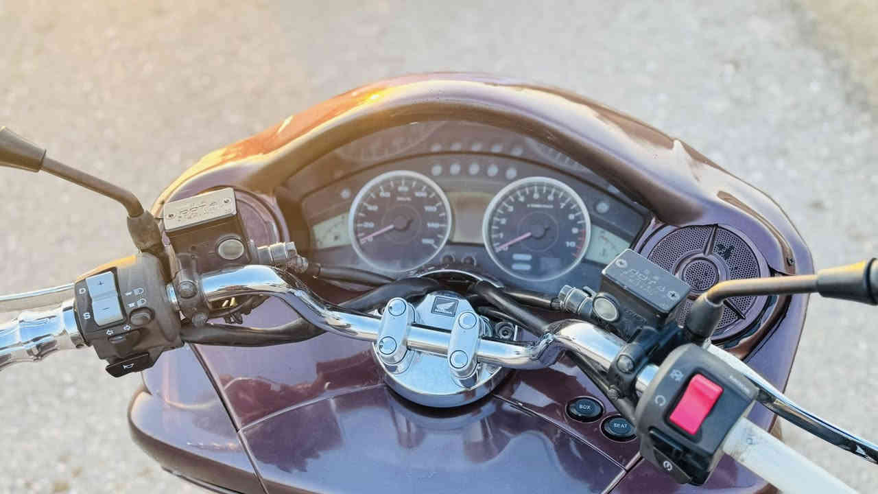 للبيع فورزه 010 السعر 2 مليون وربع وبيه مجال للاستفسار الاتصال على الرقم ***********
واسط قضاء الحي
