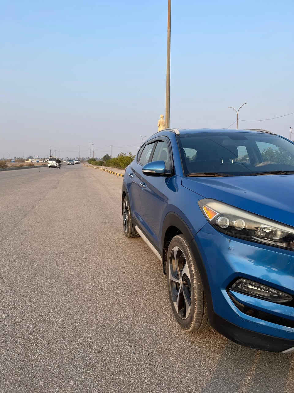 السلام عليكم ورحمة الله وبركاته
توكسان امريكي للبيع موديل 2017 
اللون جويتي 
شاشه كبيره 
تبريد بيانو 
رادار جانبي 
جنطه كهرباء 
جلد اسود بلاد 
كشن كهربائي بلاد 
تدفئه كشنات 
بصمه تشغيل وبصمه ابواب وجنطه 
مثبت  سرعه 
كيلو متر ٨٠ الف  mi  
سياره كلين بدون حادث 
دعاميه أماميه فقط بدون قطره صبغ 
العنوان بابل الحله 
السعر ١٤٨$ وبيه مجال بسيط
رقم الهاتف ***********
