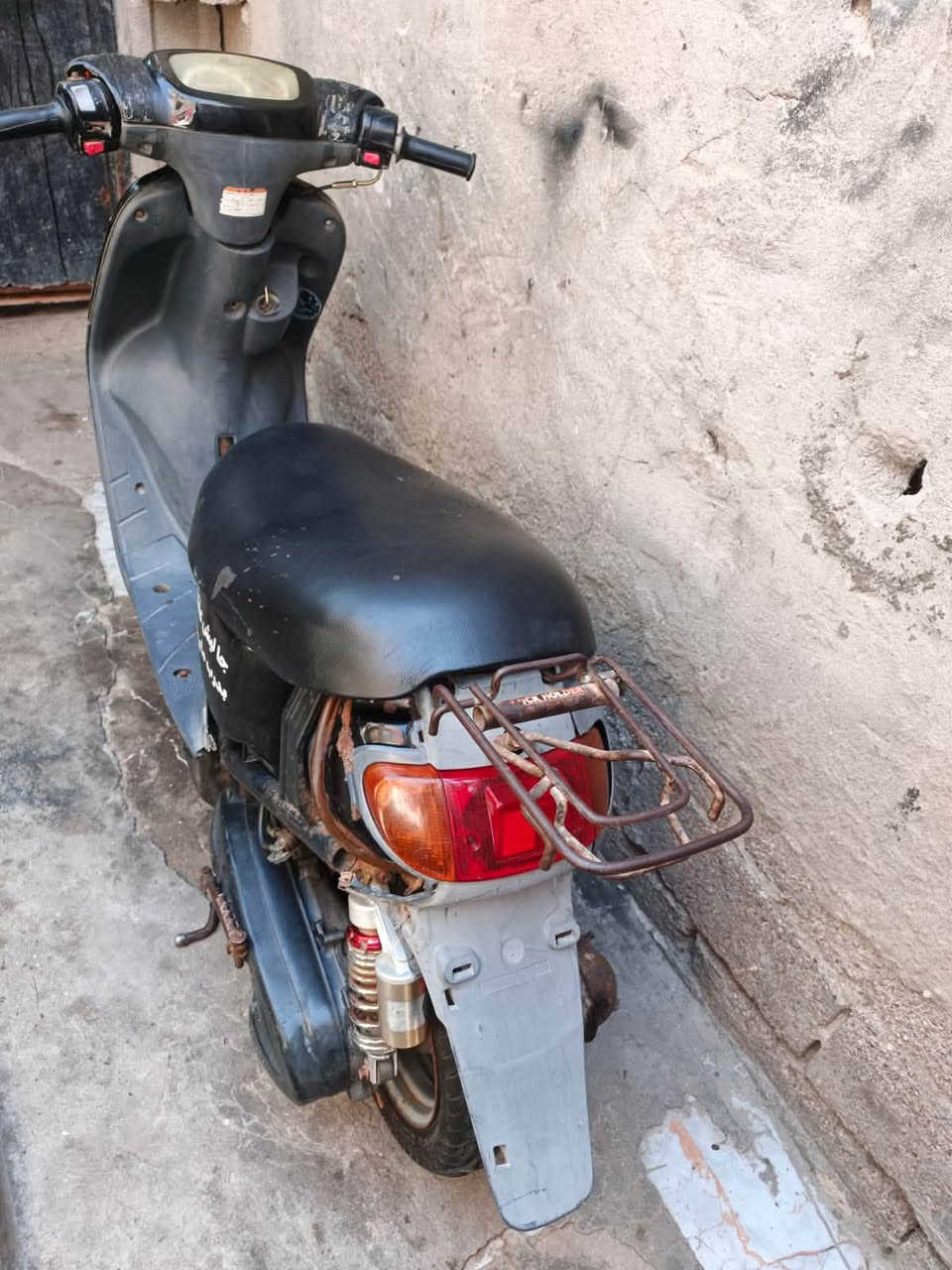 سلام عليكم شباب دراجه خمس زروف لبيع دراجه شغاله وتمشي بس ريدله سكليتر كهربيات كله شغاله ردله بس باتري سعر 125ومكاني بصره البرضعيه وهاذ رقمي ***********
