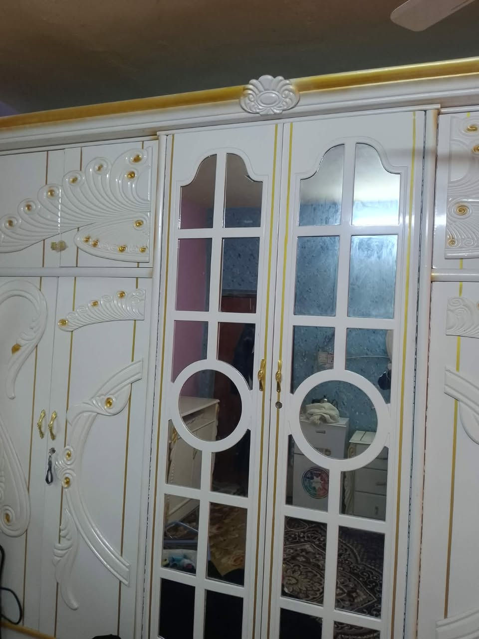 غرفه عراقيه تصميم  تركي حديث  جديده الغرفه ممستخدمه هواي للبيع 
***********
