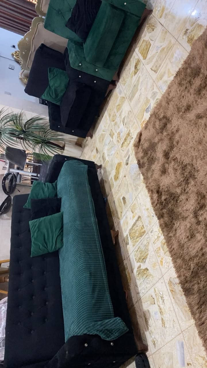 السلام عليكم تخم تركي للبيع بي مخزن داخلي وكلهن ينفتحن يصيرن منام السعر ٢٥٠ للاستفسار ***********
