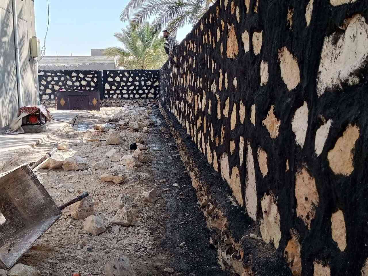 لبناء الحجر البيوت والاسيجة تطبيك الممرات كرستة وعمل شغل درجة اولى وحسب الطلب لاستفسار مراسلة الصفحة أو اتصال وتساب ***********او*********** أو ***********
