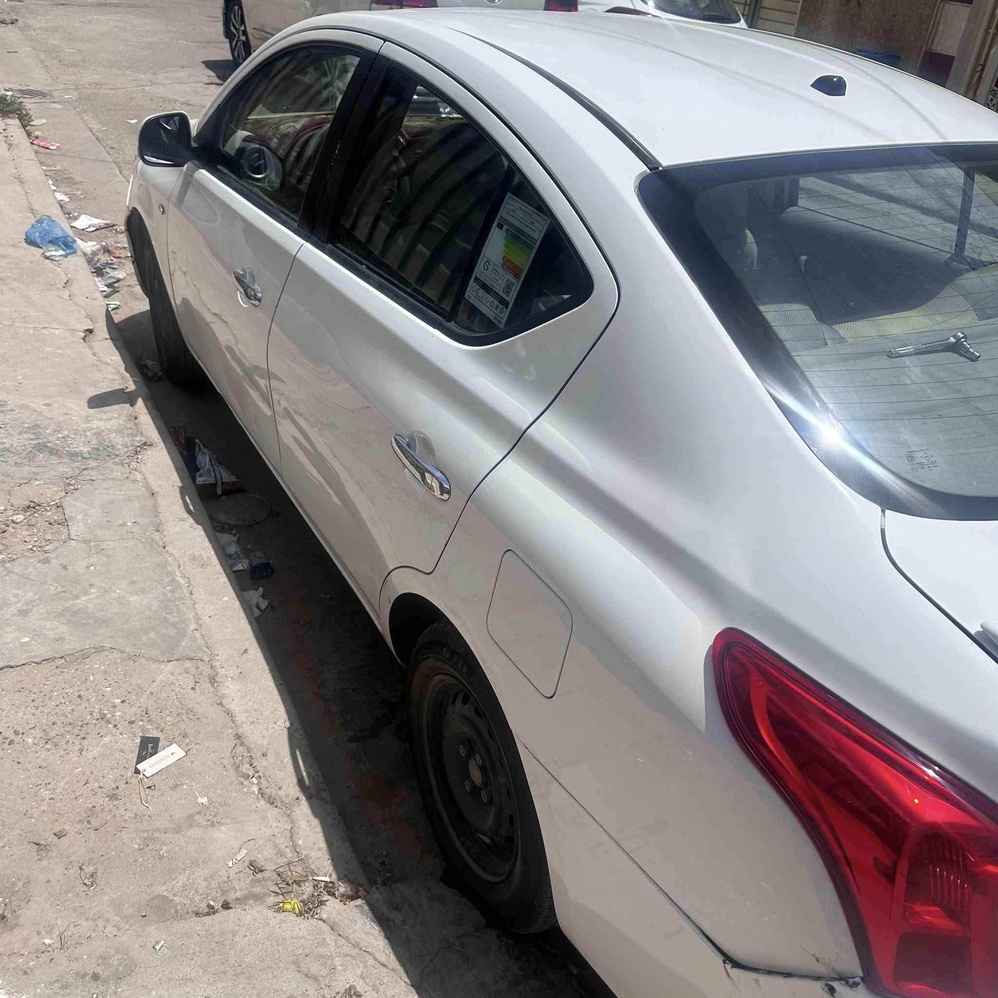 نيسان سني هندي موديل 20 رقم بغداد ماشيه 101 الف كيلو
بيه جاملغ الامام صفحة السايق مبدل
وبيه طخات بالبابتين عكس السايق من ورة ابو تكتك الله ايوفقه وبعد بيه ملاحظات 
مكينه وكير على البلاد والله 
والحداديه مابيه شي وتخم تاير كوري صار 4 اشهر من شديته 
السعر 88 وبيه مجال حك الجيه 
للاستفسار *********** 
مكاني بغداد الدورة
