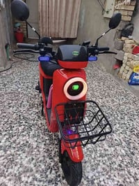 دراجه شحن ار9 للبيع السعر 550 وبيها مجال رقم الهاتف ) 07712250818