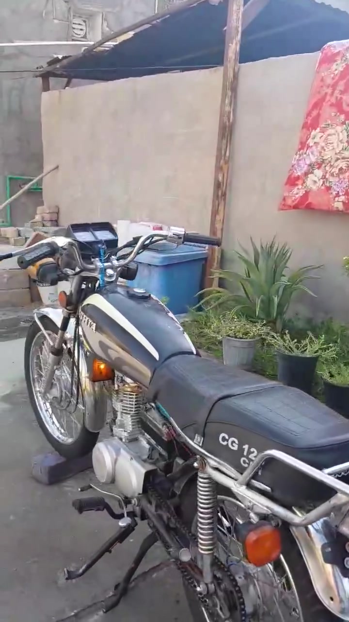 دراجه ارشه مديل 2024 للبيع سعر350وبيه مجال المكان بابل المسيب شارع البلديه الجديد الاتصال بهذا الرقم *********** دراجه نضيفه
