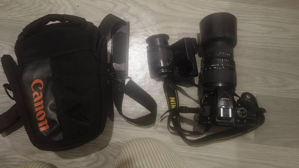 سلام عليكم للبيع نيكون٥٣٠٠ مع عدسات اثنين مع ملحقاته الاصليه نضيفه كلش بس شمعه فلاش عاطله تتصلح ٢٥ ولزوم جبير شغال كله بس مرات يشكل لان متروكه بي تراب سعرهه٢٩٠ بغداد, العراق


**إذا كنت صاحب هذا الإعلان وتريد حذفه لأي سبب، رجاءا أرسل رسالة إلى الدعم الفني**