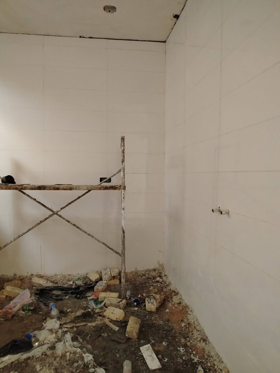 خلفه سيراميك جداري أو ارضى متفرغ حالين شغل عل ليزر درجه اول ***********
