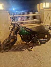 محرك ياباني 5كير شغاله ابيع كوم حديد 200وبيها مجال بغداد حي الجامعه 07...