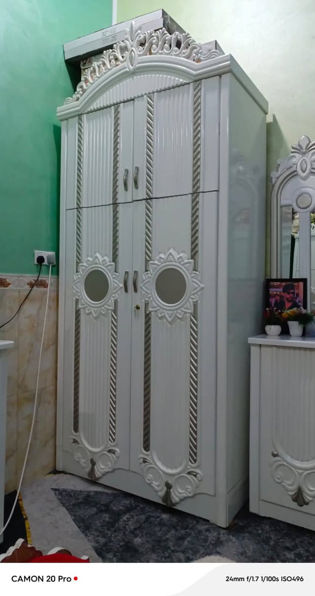 يا الله سلام عليكم غرفه اخشاب للبيع
تفاصيل الغرفه 
كنتور 6ابواب شغل ثقيل  طابقين 
زاويه بحجم الكنتور 
صبغ حراري  
استعمال قليل نضافه الغرفه 100/9
المكان ناصريه سوق الشيوخ 
السعر 1600وبيه مجال 
ملاحظه الغرفه شغل درجه أوله 
للاستفسار ع الخاص


**إذا كنت صاحب هذا الإعلان وتريد حذفه لأي سبب، رجاءا أرسل رسالة إلى الدعم الفني**