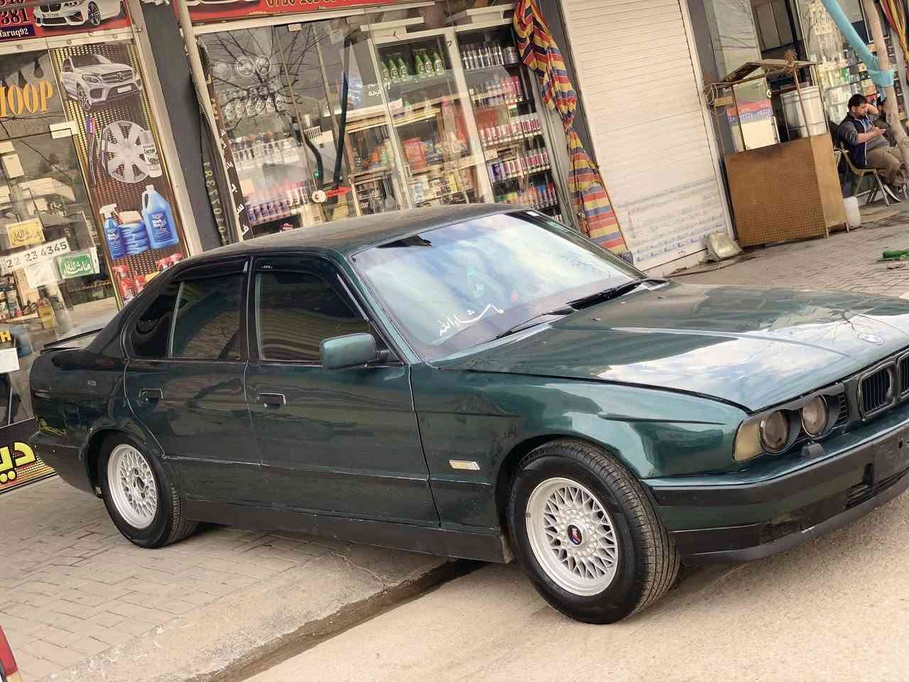 BMW525عادی
بۆ فرۆشتن   بئعەیبە هیج کئشەی نیە 

علوجە مالی مەدەنی بەشەرت،دووجام کارەبا لایت ئەلقەزینۆ..پئش پانە سەیارەکە..ناو سەیارە سفرە ماشااللەی لئبێت لەروبەرو جوانتر نەبوو گلەی بکە..***********

