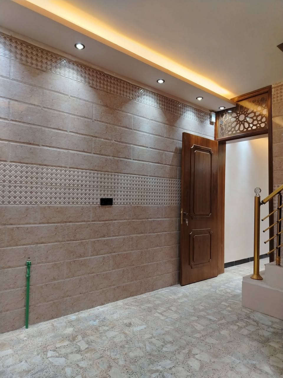 #مكتب_نيوهاوس_للعقار
للبيع مشتمل ٥٠م ٣ طوابق حديث

منطقة الامن الوطني الثانية

......

اعلان رقم ٣٨٨

......

مشتمل ٥٠م ٣ طوابق حديث بناء ٢٠٢٥

في منطقة الامن الوطني الثانية بين الديوان والسوق في حي الجهاد

واجهة ٥ نزال ١٠ 

٣ نوم

صحيات عدد ٢

ديكورات داخليه

فارغ مامسكون

للاستفسار *********** متوفر واتس اب اتصال

مكتب نيو هاوس للعقار الكائن في

حي الجهاد الديوان مقابل الامانة قرب كوفي ركن الديوان
