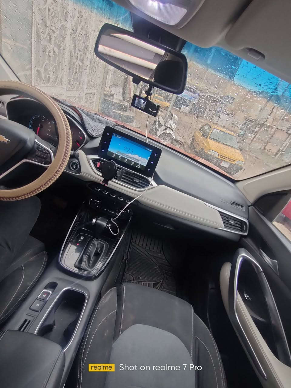 بيع سريع مكفوله خليجي 2023 سياره جديده ماتصرف عليه درهم***********
