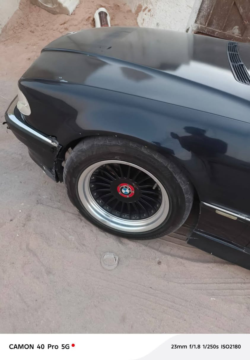 سلام عليك بي ام كاسحه مصبوغة عام حلوه ونضيفه مكينه كير حلوات لا بخار ولا شي سنويه ورقم جديد السعر 50 مكاني البصرة ***********
