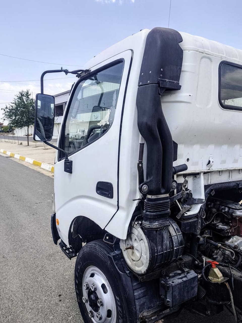 السلام عليكم ورحمة الله وبركاته
🚛 للبيع / هينو شاصي موديل 2005
✅ حجم 711 / 300
✅ طول البودي 4 متر
✅ المحرك + الكير + الاكسل + الشاصي مكفولة كفالة عامة
✅ رقم كركوك
✅ الصدامي الأوليات والثانوي أصلي مع السيارة
⚠️ البيع بدون تحويل (لا يتم التحويل)
📍 العنوان: السليمانية – مركز المدينة – قرب السرجنار
📞 *********** 📞 Shabaz Kren
💥 سيارة نظيفة وجاهزة للعمل، والفحص على حساب المشتري.
والله ولي التوفيق 🌹
