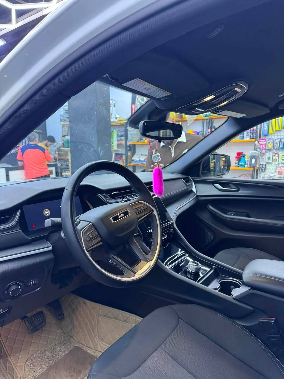 🚘جيب جراند شيروكي موديل 2024 رقم أربيل، وارد أمريكي.
✨السيارة بحالة ممتازة، وبها قطعتين تبديل فقط، والأيرباج سليم!✨
🛣️المسافة المقطوعة 40 ميلاً فقط.🛣️
💰السعر المطلوب 265,000 دولار.💰
📞للتواصل والاستفسار: ***********.
📍السيارة موجودة في بغداد الكرادة أو مجمع بسماية.
