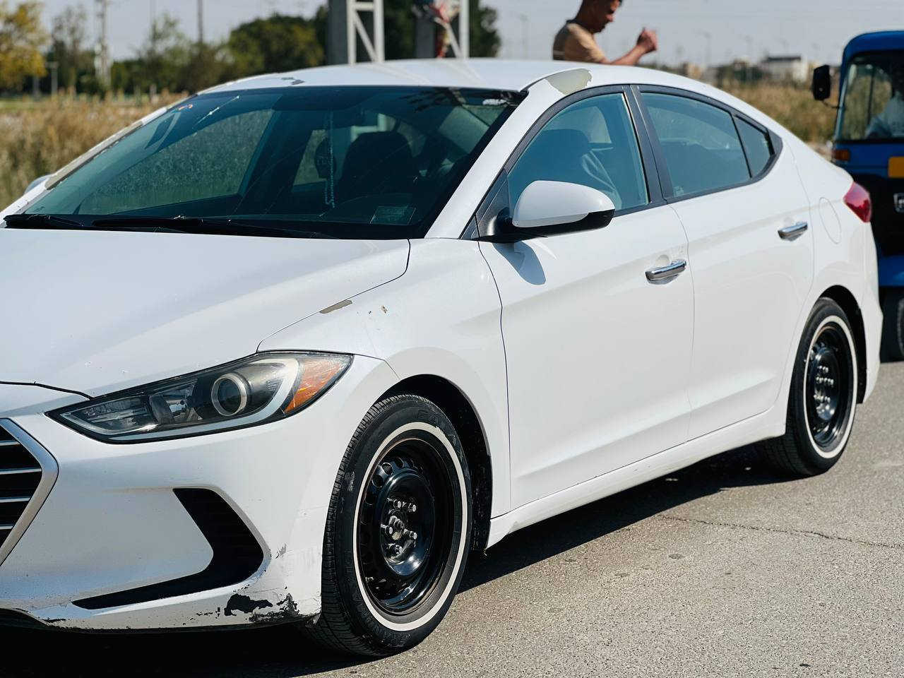 سلام عليكم النتره 2017 مكانه كوت مابيه حادث قوي بس طخه خفيفه بل جنطه وقبق جنطه مبدل ايرباكاته سليمه ***********
