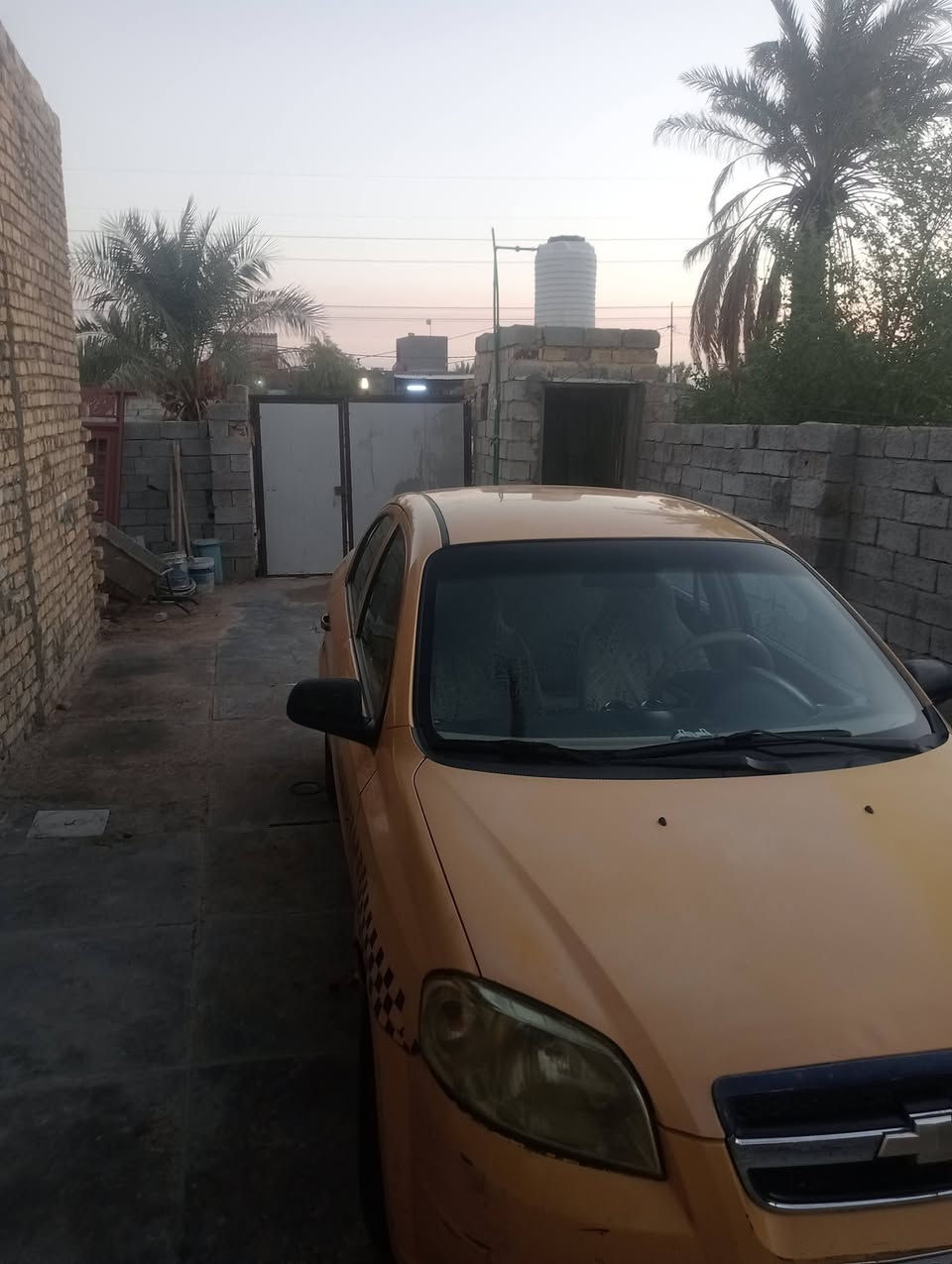 افيو موديل 10  خليجي مفتوح  كير عادي مصفرة هيئة وغرامات بية ضربة جاملغ الخلفي وال أمامي وباقي كفالة  تبريد عاطل  مكان السيارة  ديوانية للستفسار *********** واتساب السعر 48
