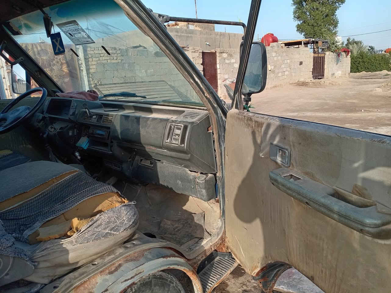 سلام عليكم كيه بسته موديل ٩٣ للبيع محرك وكير وكسل كله جديد السياره بلاديه بدون صبغ عنوان السياره بابل السعر ١٥ اشراي يتصل وبيه خير ويدلل///***********
