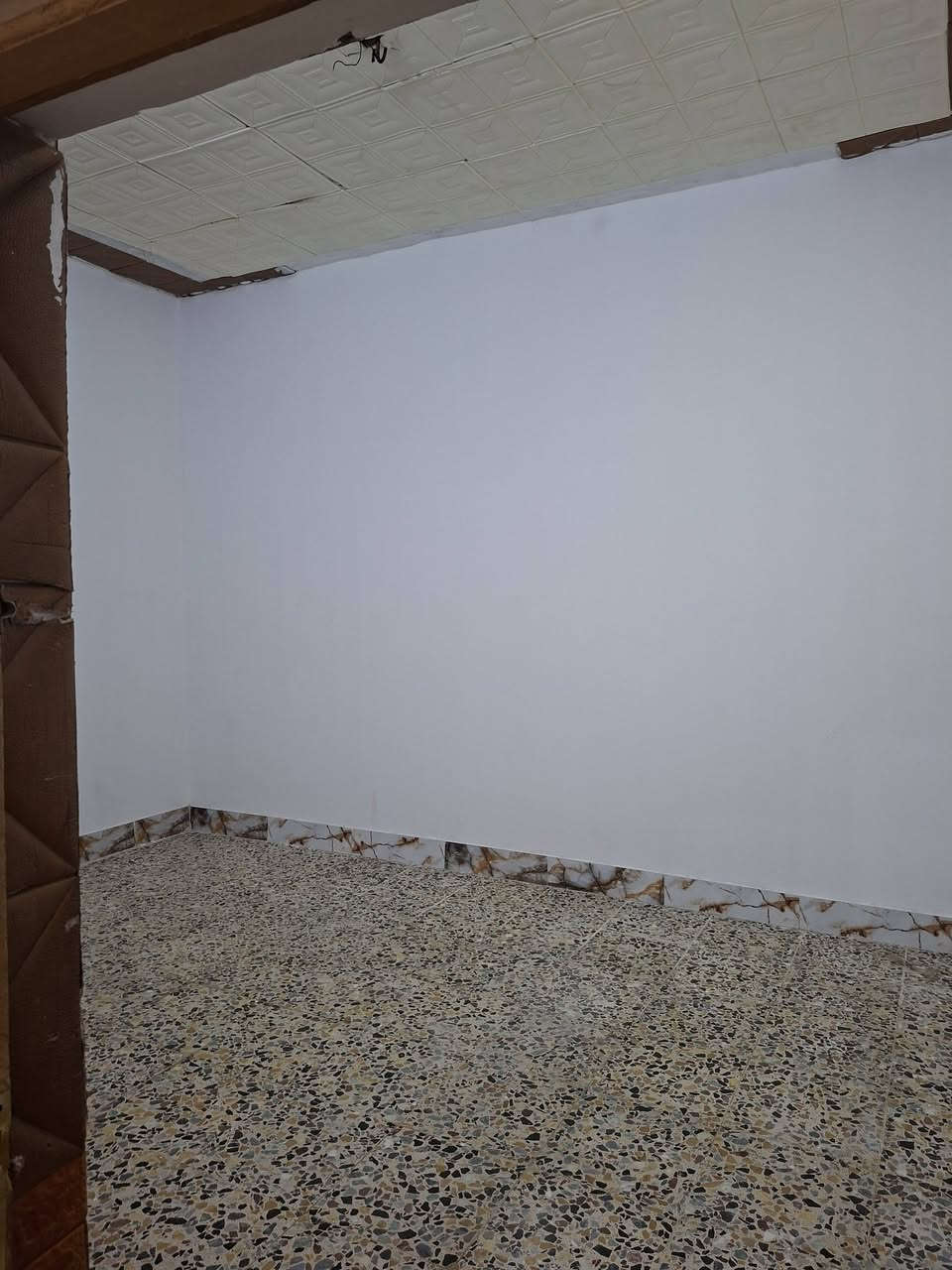 سلام عليكم خوان بيت البيع قطين مراوس مو مشكله لبيت بحي الغدير المساحه 100م ***********
