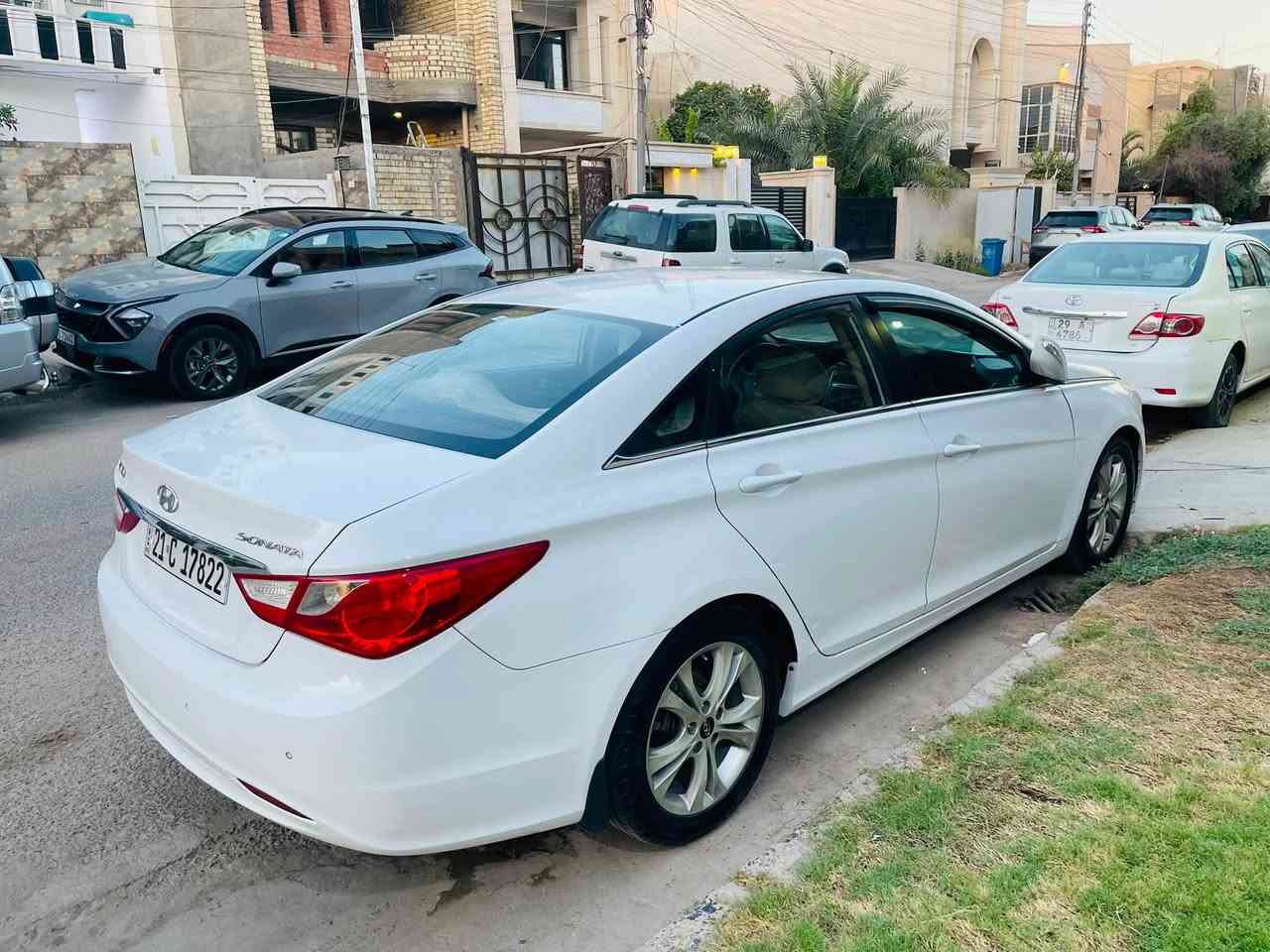 السلام عليكم سوناتا 2012 خليجي ابيض 2400
باسمي بيها باب خلفي صبغ موضح بلسونار مكان الغزاليه 
السعر 118 التواصل وتساب ***********

