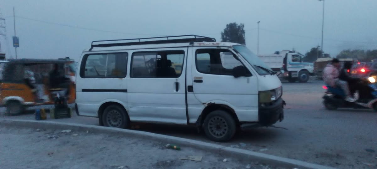 سلام عليكم سياره بيع او مراوس هايسه كيرومحرك ونجي وتماتيك السعر 17 مكاني بغداد ***********
