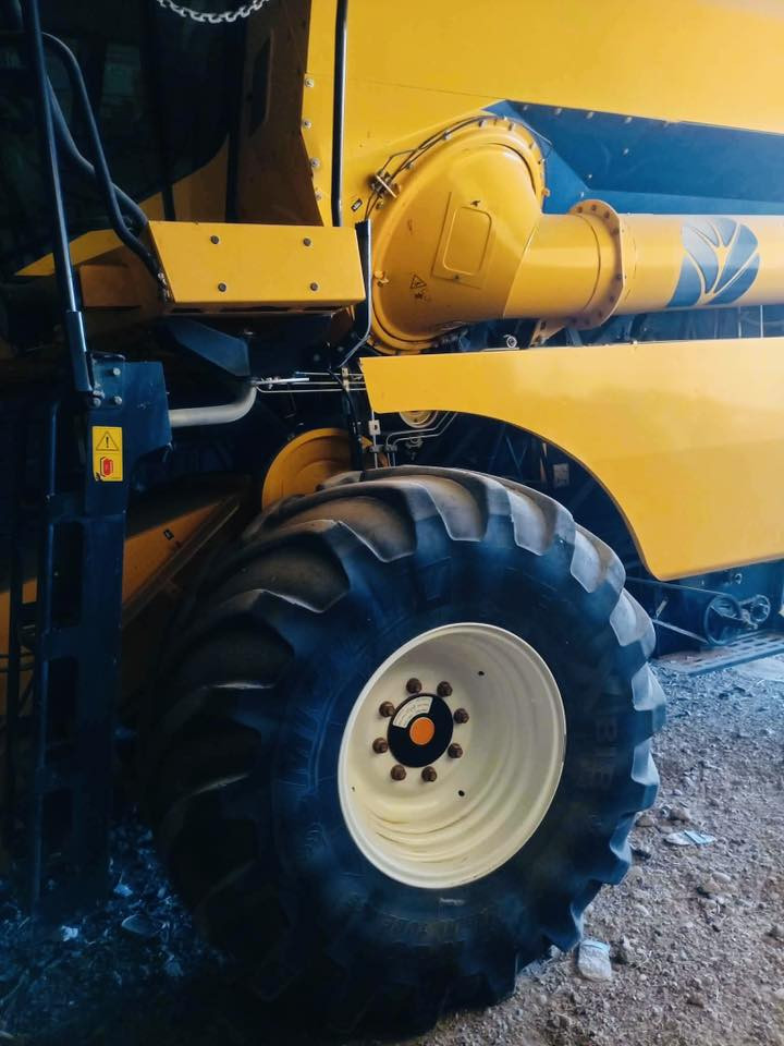 حاصدە للبیع اربع بلم مودیل 2019رقم اربیل مشتغل 2200مکفول کفالە ***********
