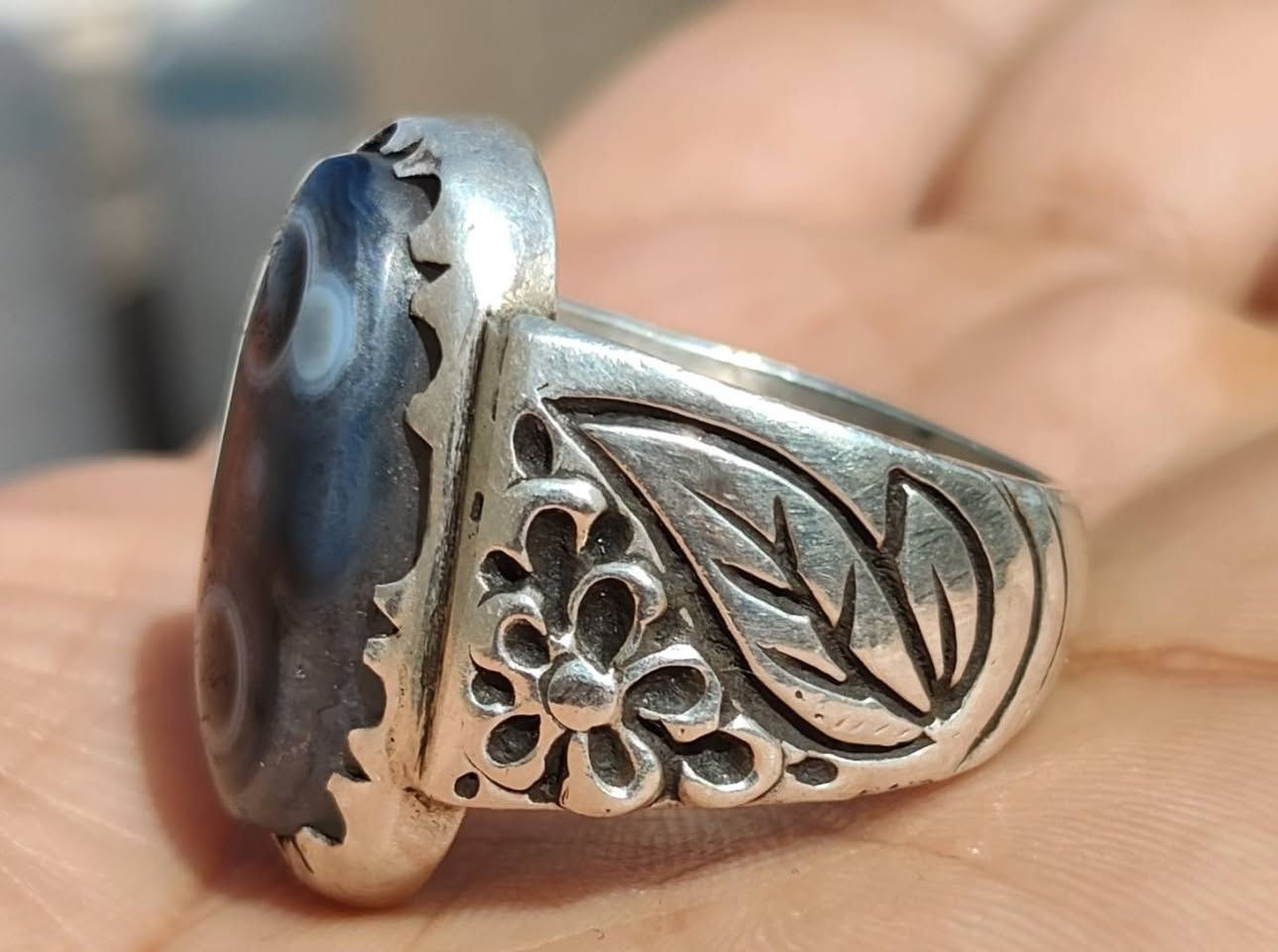 السليماني الاسود القديم العينتين للبيع 
*********** وات ساب
