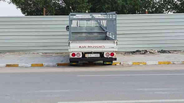 السلام عليكم عندي كيا للبيع 2008 رقم دولي بال 28 تحويل ثاني يوم سياره باسمي مكاني نجفا***********
