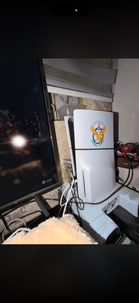 بلي 5 سلم نضيف جداً استخدام قليل صارلي عندي ٨ اشهر لكن استخدام قليل جد...