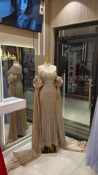 فساتين • أزياء • ملابس نسائية