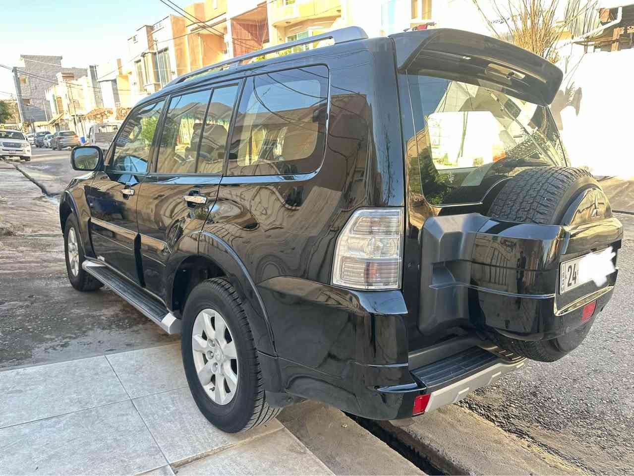 السلام عليكم
رقم موبايل (***********) واتساب موجود 
للبيع باجيرو موديل 2010 وارد خليجي السعر (120) مكفوله كفاله عامه من صبغ وتبديل مواصفات السياره فول 1/1 حبتور فتحه بلقماره شاشه كبيرة كامرا خلفيه وحساس تحكم ستيرن داخل صاج مكينه 6 سلندر 7 راكب ثلاث قطع تبريد كشنات جلد+ كهربائي يدات نيكل أشاير بلمري مري شفط فور ويل  كير وحداديه تبريد وتخم تايرات بحاله ممتازه جدا جدا رقم دهوك انكليزي تحويل مباشر مكان سياره في اربيل / بسمى تحويل مباشر أربيل, العراق
