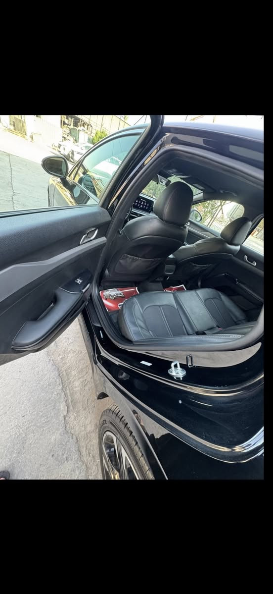 🌹🌹تحية طيبة🌹🌹
كي فايف 2022 Gtline جيتي لاين
فول عدا البانورما 
حادثه جاملغ صور الحادث والسونار مرفقة
بدون ايرباك شاصي لغد مكفول 
كير مكينة مكفول 
تخم تاير جديد صدر جديد
ماشية 59 الف 
اي نقص مابية 
السعر 158 او مراوس 
مكاني بغداد معارض الكريعات
***********
