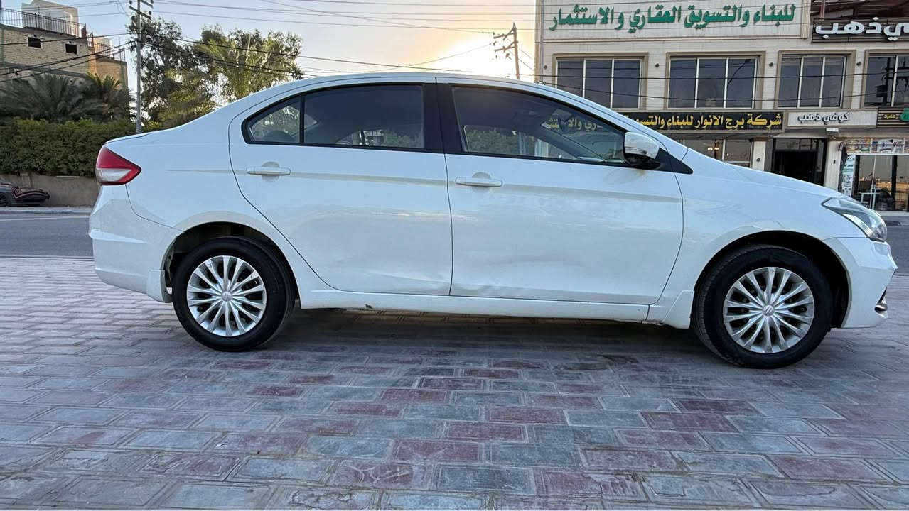 السلام عليكم 
سوزوكي سياز 2023
ماشية 100 km
بدون نقص 
محرك 1500 جدا اقتصادي
بيها 5 قطع صبغ
صور السونار مرفقة
السعر 78
مكاني كربلاء 
رقمي *********** Miłki, Powiat Giżycki
