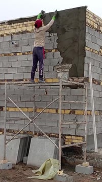 خلفه بناء ولبخ متفرّغ حاليا وشغل نضيف شرط نضافه 07833505794