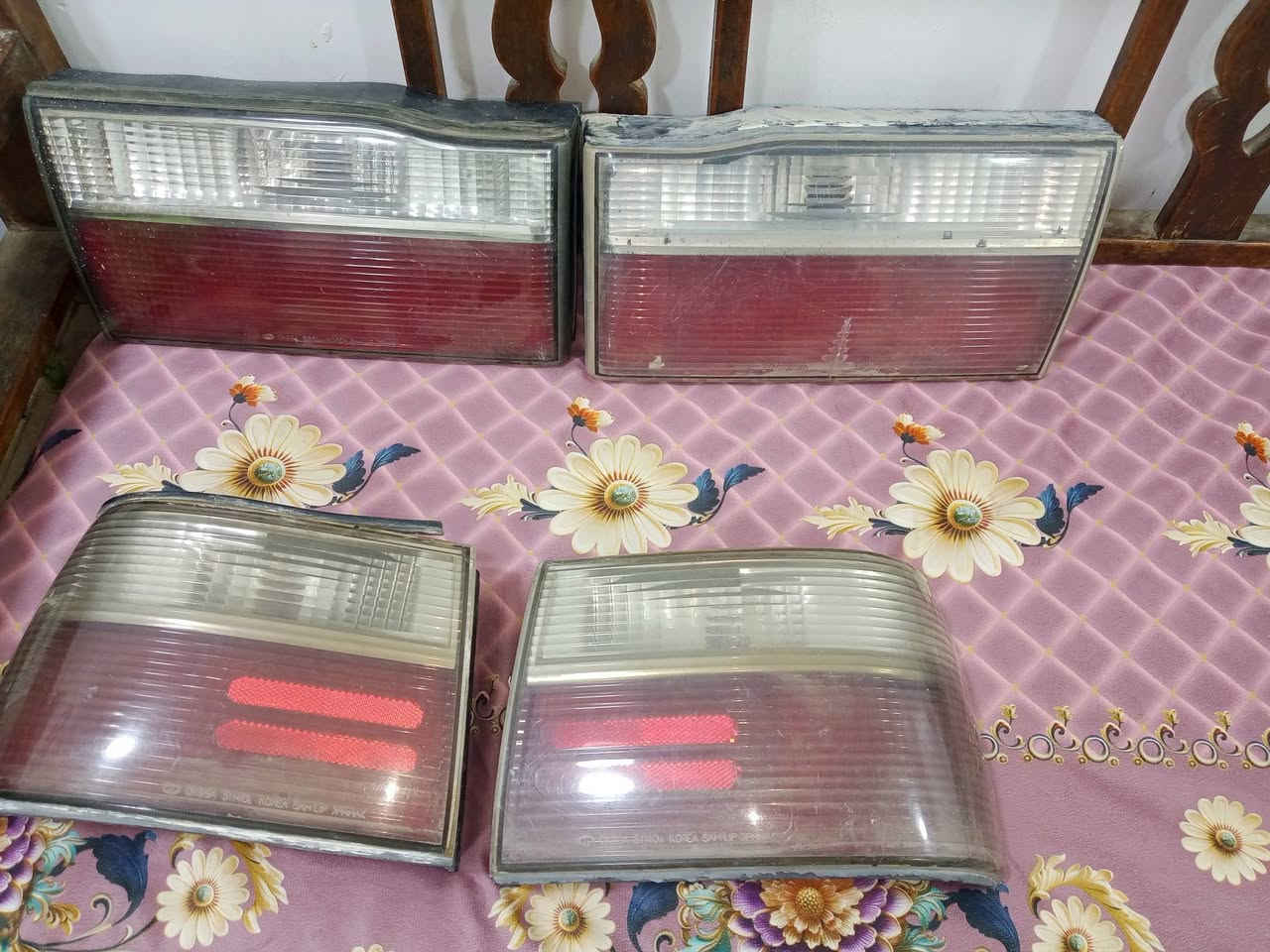 من رخصت صاحب الكروب بگلايتات كما موضح بالصورة سعر الكرستال 100 وسعر البگلايت العظم 75  يوجد توصيل لجميع المحافظات التواصل على الماسنجر أو واتساب *********** تحياتي الزبيدي
