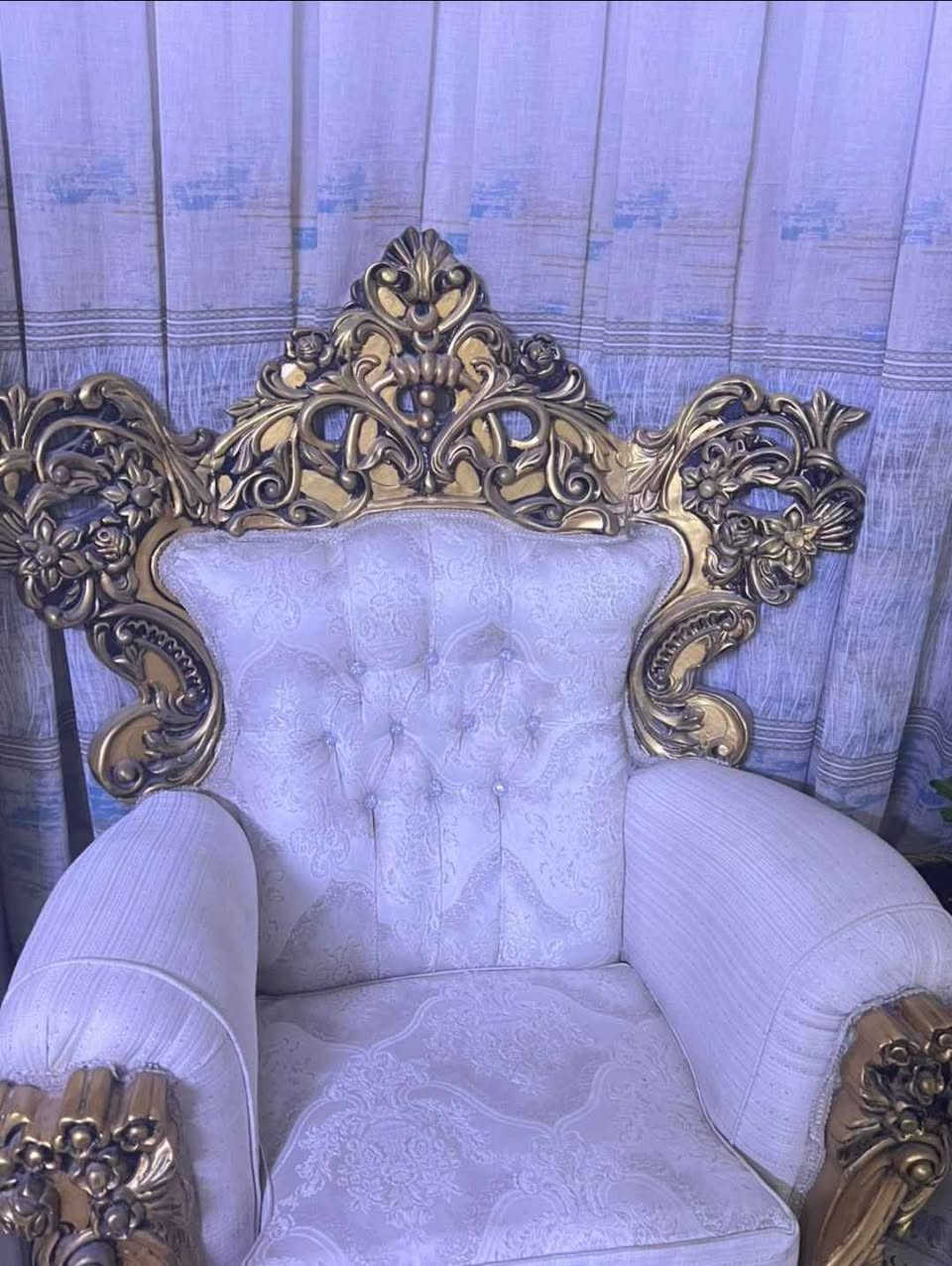 للبيع نص تخم ملكي نظيف جداً 5 مقاعد 
مستعمل فترة قصيرة فقط، حالته ممتازة 
550$ وبي مجال 
فرصة ممتازة وسعر مناسب 💯
للتواصل ***********
داخل النجف . Singapore
