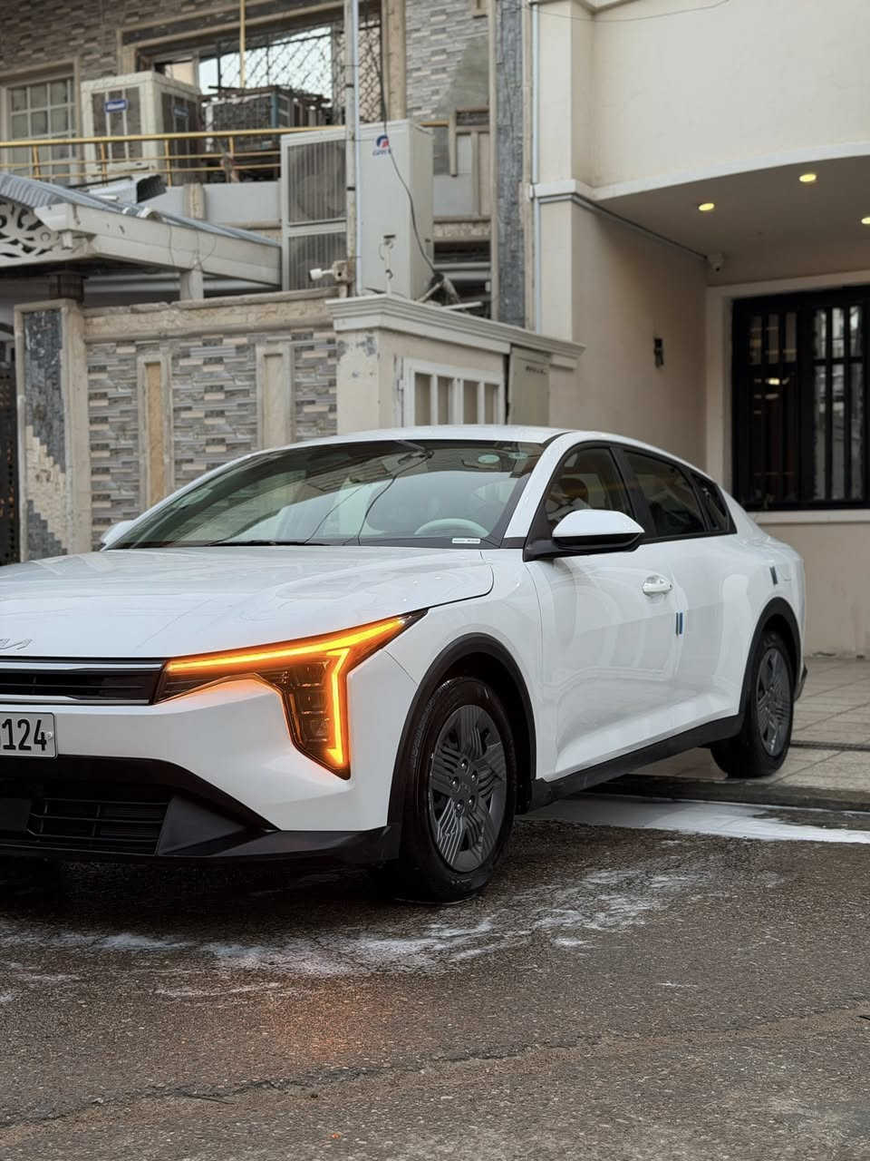 يا الله
كي فور 2025 K4 ابيض 
محرك 2000 دوش مرغوب 
سياره جاهزة مابيها مصرف ابد  

بصمة 
بصمة ابواب 
تشغيل عن بعد 
شاشه حجم كبير 
رادرات 
تحكم ستيرن 
قيادة ذاتيه 
لد امامي خلفي 
منافذ شحن خلفية 
مودات قيادة متعدده 
نقطه عمياء 
عدسات زنون 
اوتو هولد 

وبقيه مواصفات معروفه 
سياره كامله ع اخير بدون مصرف 
+ دوشمة ارضيات وكشنات وابواب 
وصندوك 
+ مشبك حمايه راديترات 

سونار مرفق مع صور 
طرف بنيد صبغ فقط 
بدون دواخل 

عنوان : كاظمية جكوك 
سعر 179
***********
