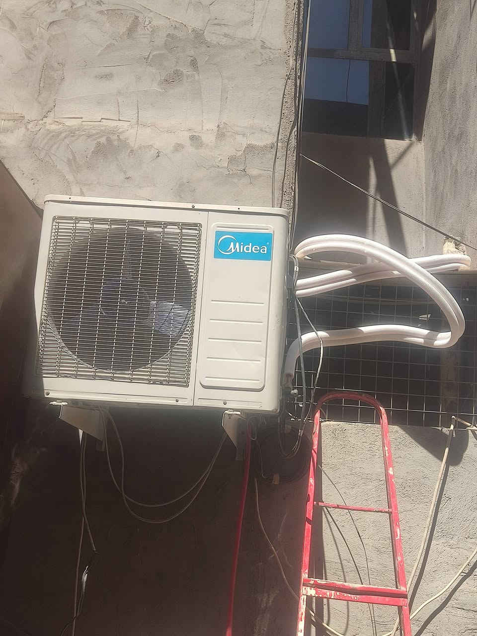 سبلت 2طن للبيع مستخدم بس بعدة جديد البواري اشتريتهن جددشغال بس بي نقص غاز رايدة 250مكان بغداد الدورة ***********
