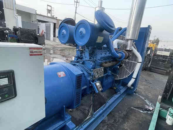 بيركنز 3012
سيت بلاد اوربي
  توليد أف جي 800 كيفي 
دبل سوبر
 موديل حديث
شاشة حماية
عداد ساعه 5 الاف ساعه
عنوان فرع الأول ديالى خانقين 
فرع الثاني أربيل صناعه جنوبيه 
هاتف ***********
***********
***********
