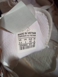 جوردن • فيتنامي • ما ملبوس