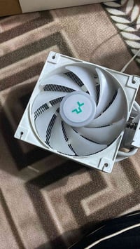 متوفر مبرد غازي ب لون ابيض من شركه ديب كول للاستفسار 07731413346