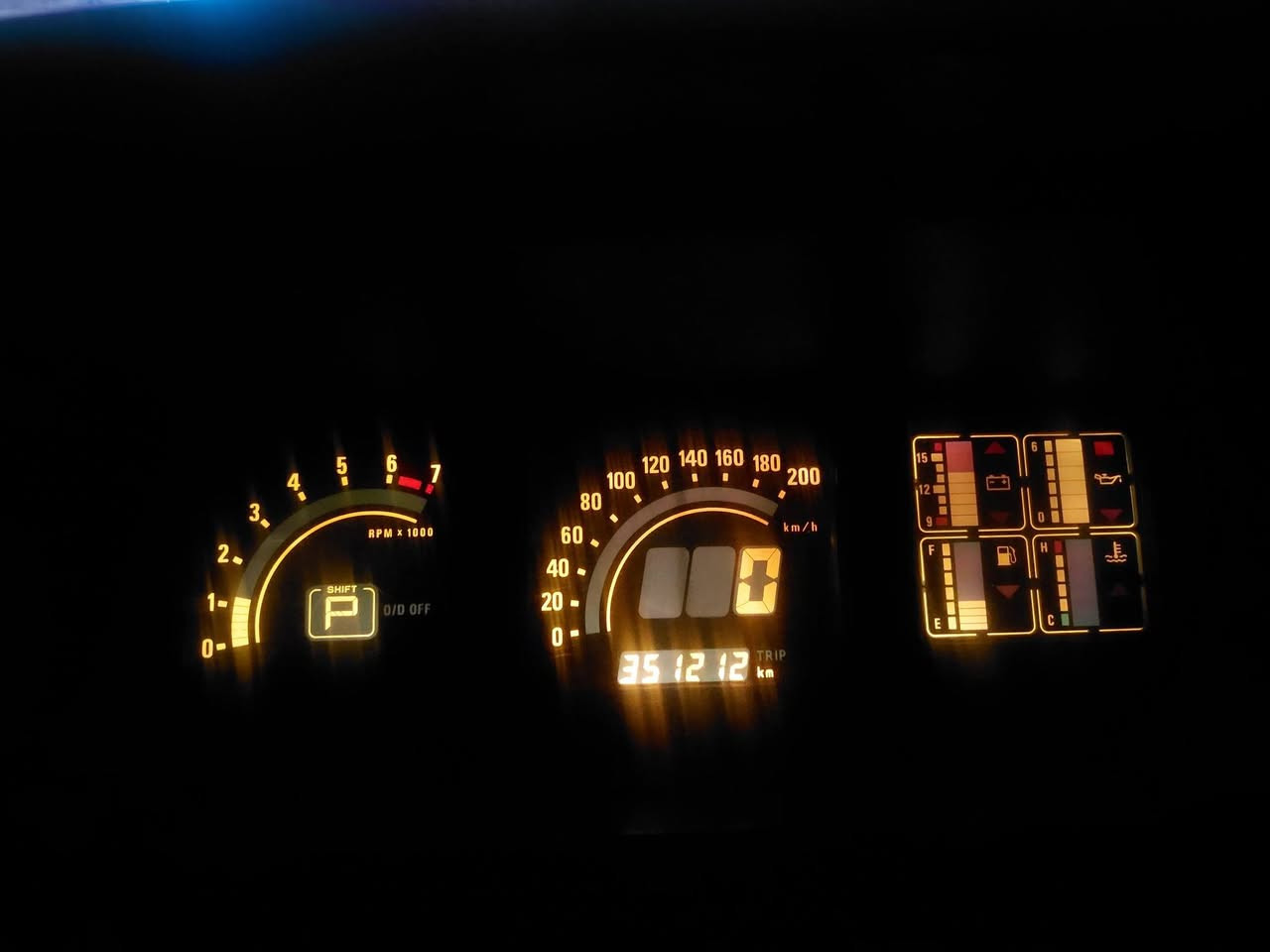 سلام عليكم بروك هام موديل 1993كير اوتو محرك بي تبخير قليل بدون تنقيص بسمي تراي وين ميعجبك كهربايات كلها شغاله بيها ملاحضات بل كشر سعر 28 وبيها مجال شي بسيط رجاء الميعجبه سعر خلي يعبر مكاني بغداد بياع حي تراث  ***********
