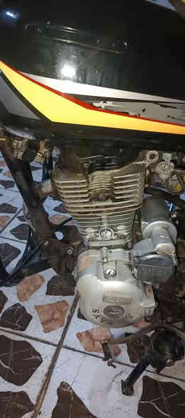 السلام عليكم دراجه سيفان للبيع 5 كير دراجه نقوصات بسيطه اشاير ولايت على باتري 
مكينه حلوه سعرها 350 اني مكلف بل نشر اتصال فقط او واتساب خاص ماكو 
( الصندوك مو وي الدراجه) 
***********
مكاني حي الجهاد
