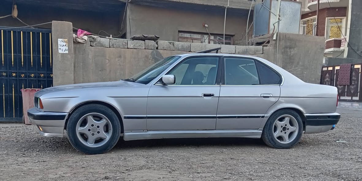 السلام عليكم سياره بيم لحجم 535 كير عادي موديل91 للبيع أو مراوس 735
حسب القناعه ***********
