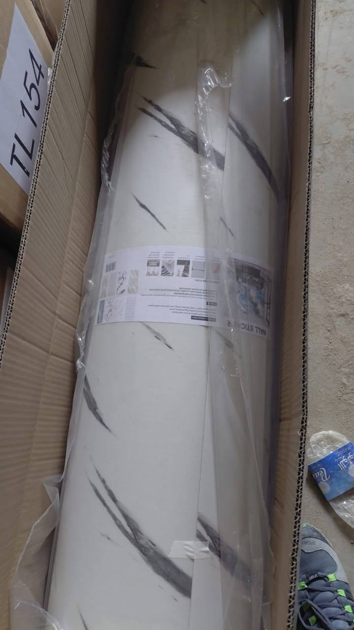 السلام عليكم يوجد رخام لاصق ذاتي يوجد كافه الاون  يوجد توصيل فقط لجمله بسعرالرواه  ٨لاف ***********
